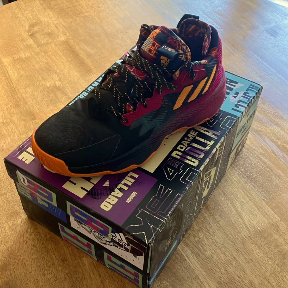 Basketball Shoes US Men’s Size 7 Damian Lillard Chinese New Year Sneaker Adidas